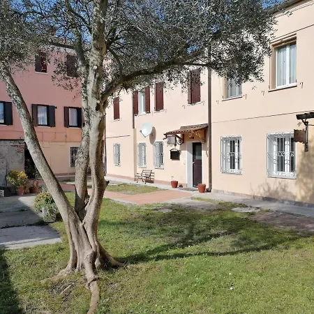 ベッド・アンド・ブレックファスト Al Souvenir 3*